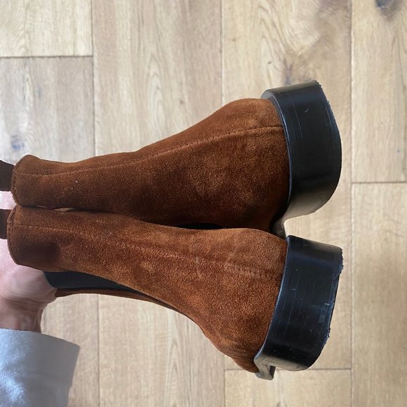 Beautiful Brown Suede Chelsea Boots in Near Perfect Condition - Picture 6 of 6